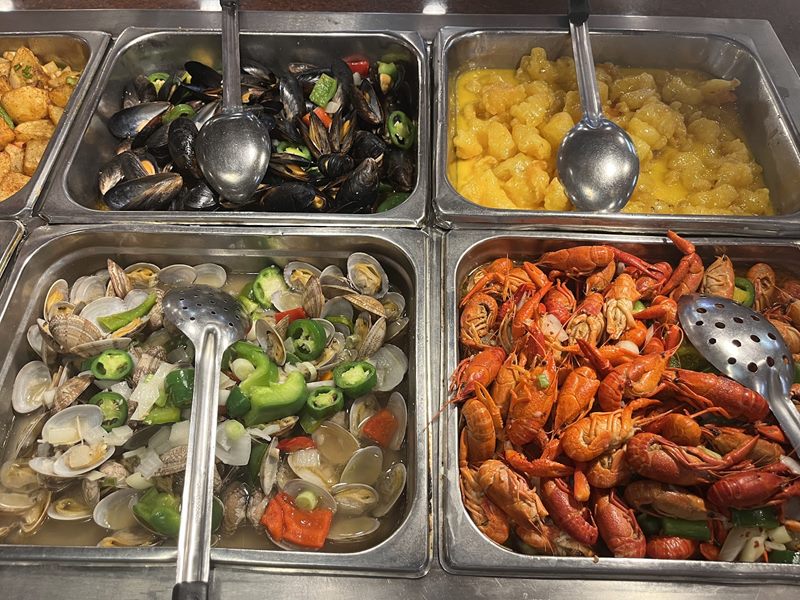 New Century Chinese Buffet food